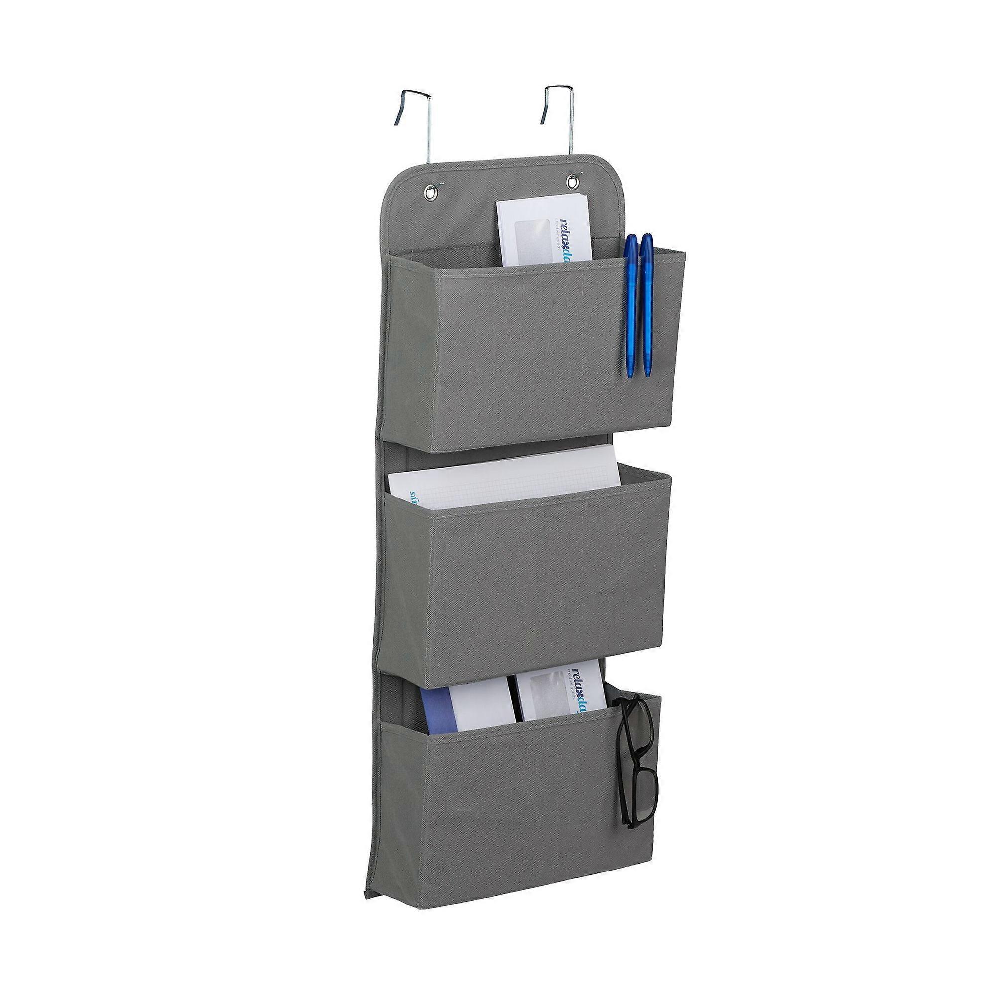 Hanging organizer with 3 compartments