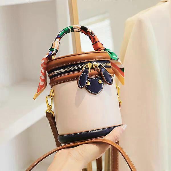Cylindrical shoulder bag, large space and comfortable, highlighting personal style