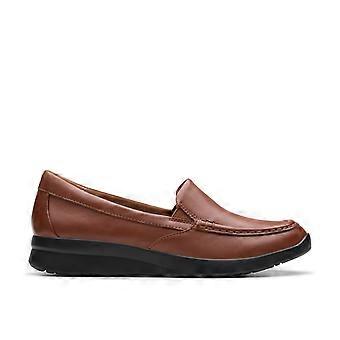 Clarks Adult Womens Ellowyn Lux Loafer Flats