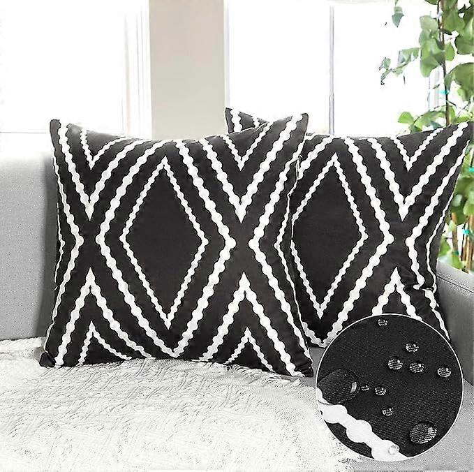 2-Piece Waterproof Geometric Pillowcase Set