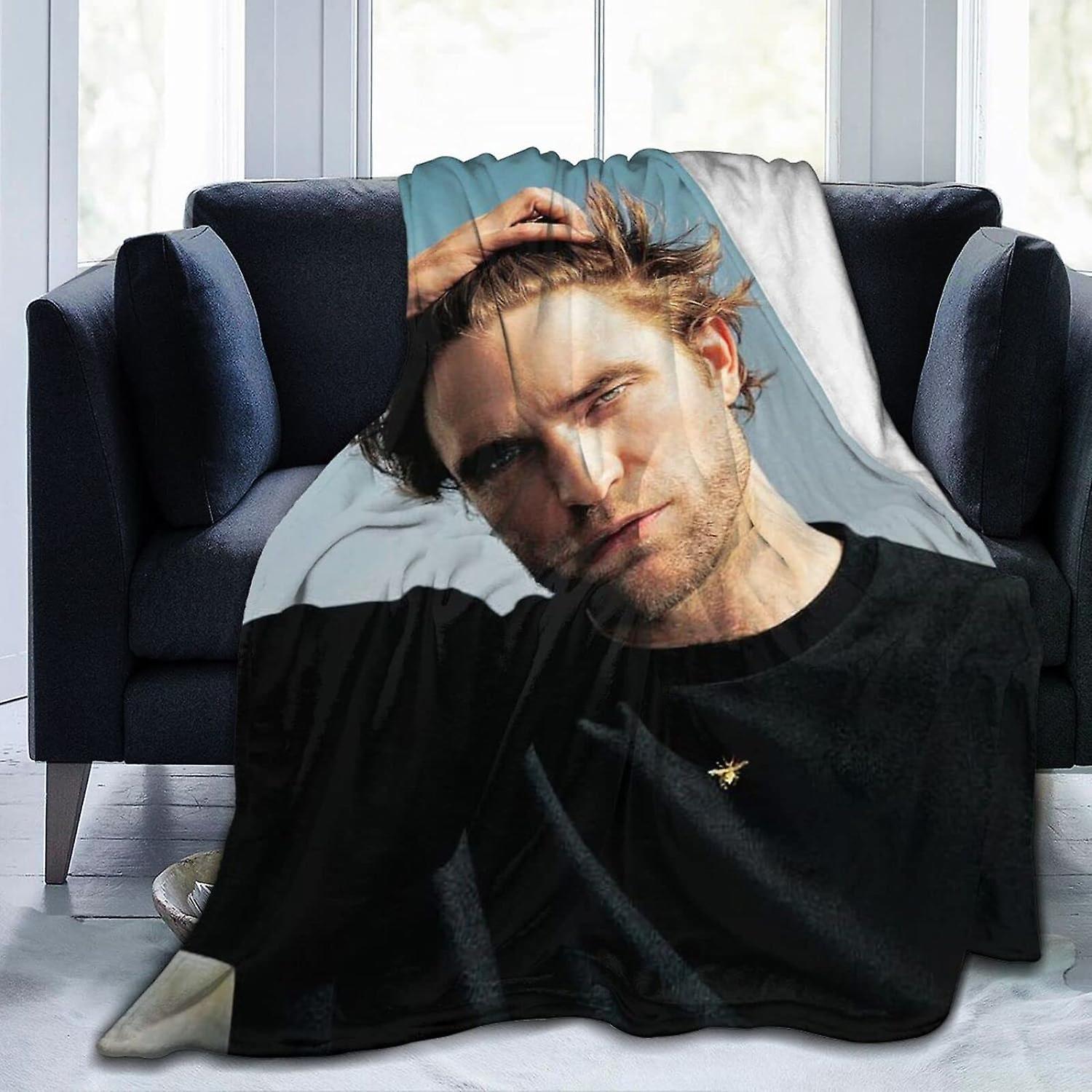 Robert Pattinson Flanell Mjuk Luftkonditionering Anti-Pilling Lap för Soffa Sovrum Vardagsrum ABD13405