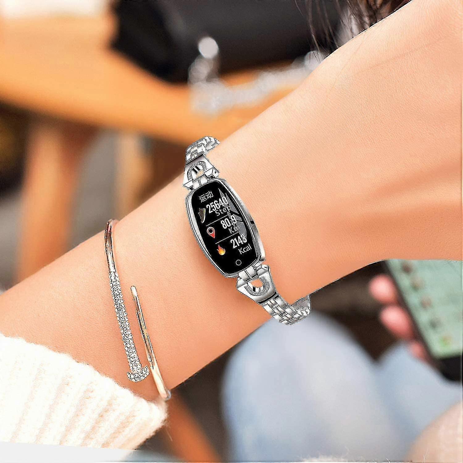 Women's Fitness Tracker Smart Watch With Heart Rate Monitor (silver)