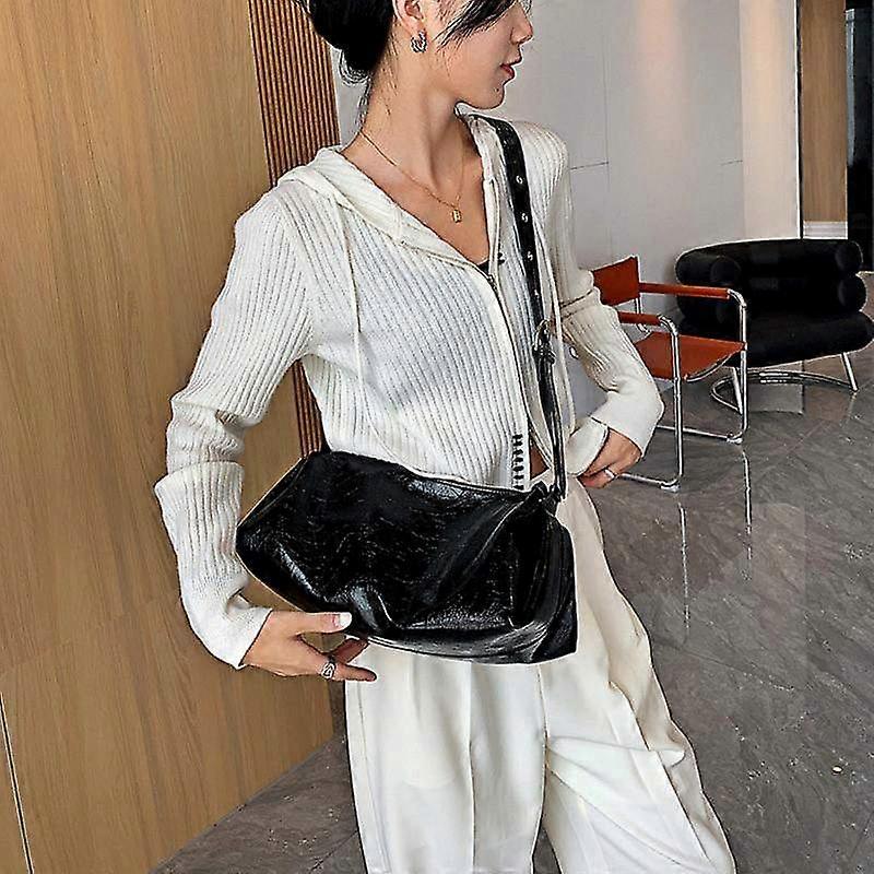 Advanced Diagonal Shoulder Bag Suitable for Women