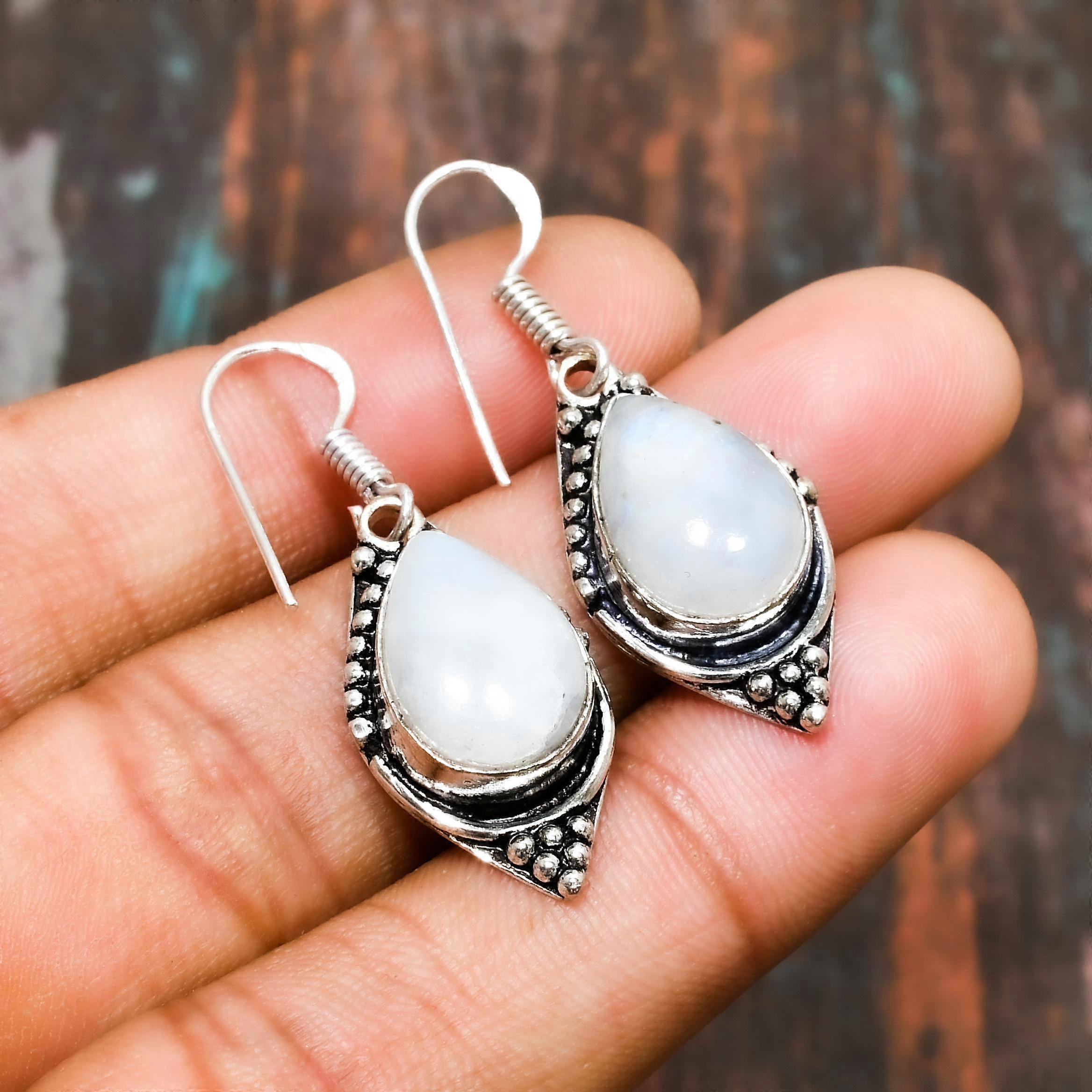 Orecchino in argento sterling 925 fatto a mano con pietra di luna arcobaleno e pietre preziose