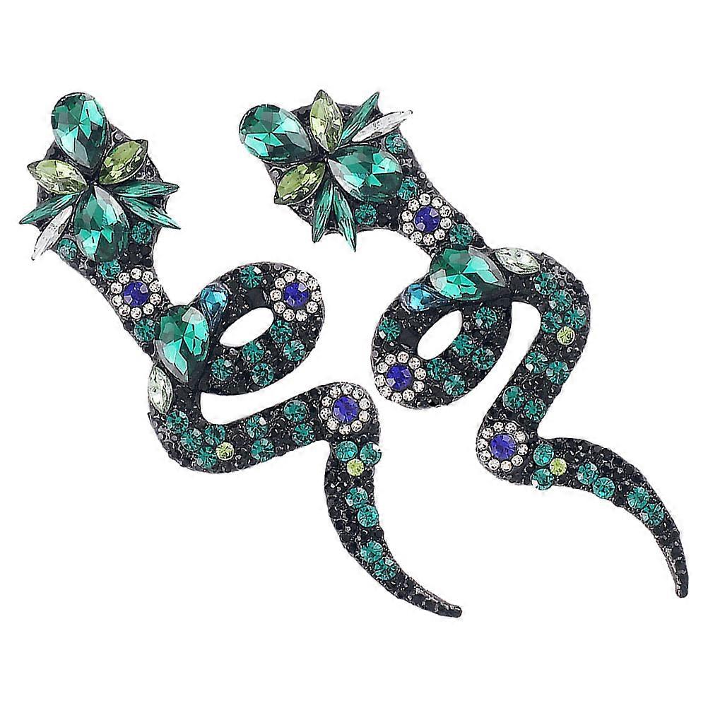 Ear Studs with Bold Style, Enhance Your Charm on Any Occasion
