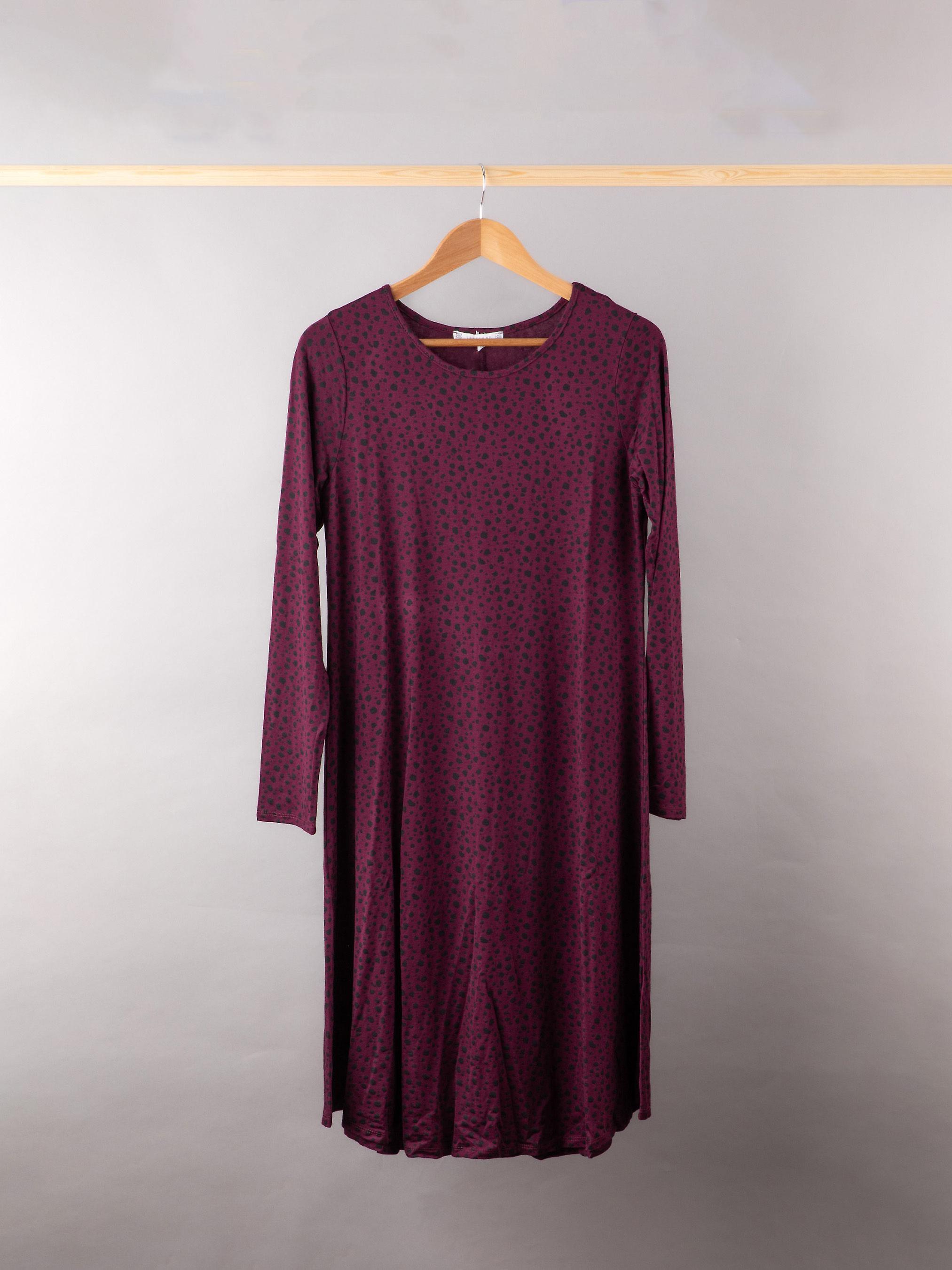Hannah Leopard Spot Dress in Berry