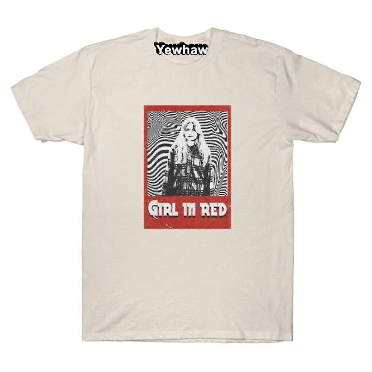 Lány piros pólóban