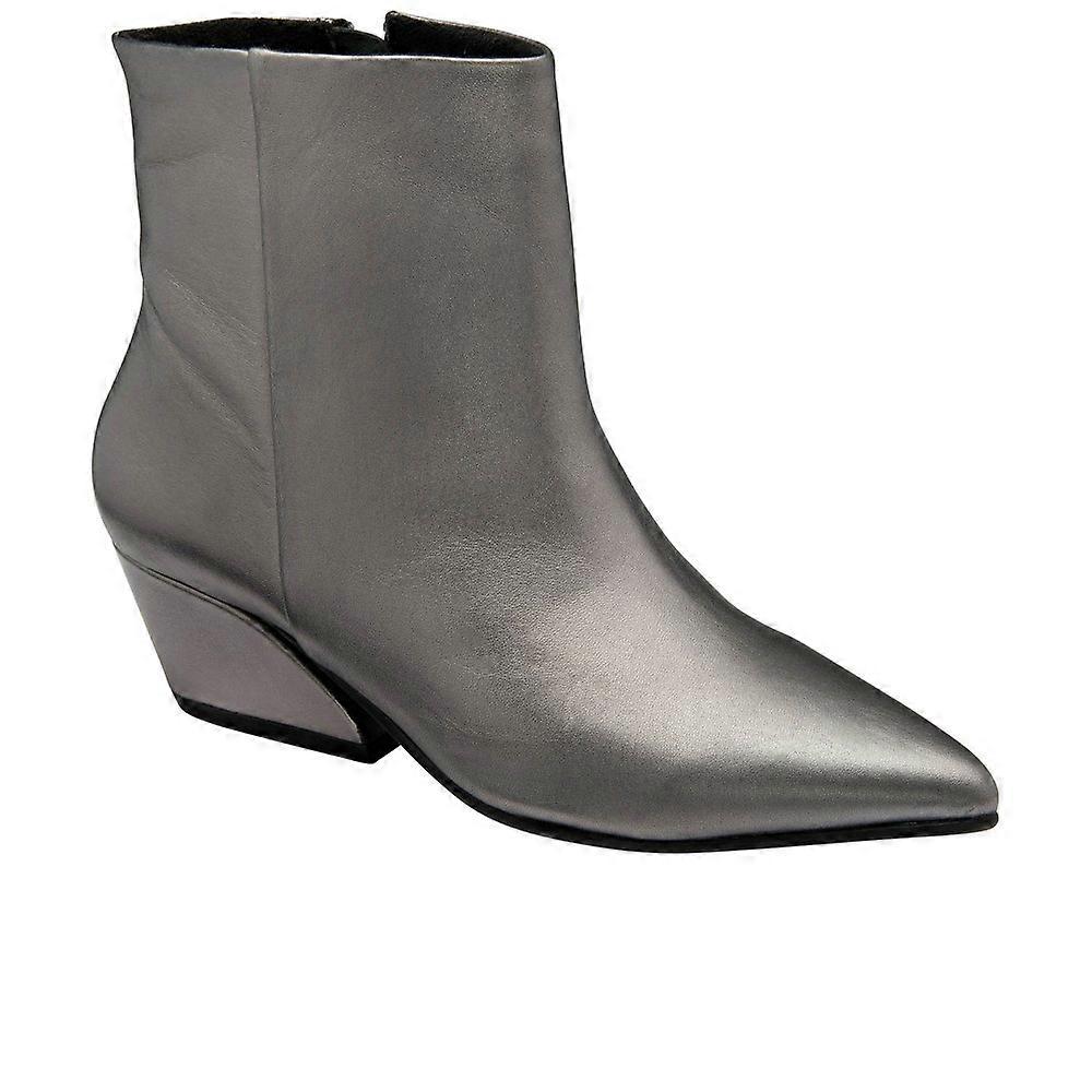 رافيل هاويك أحذية الكاحل النسائية