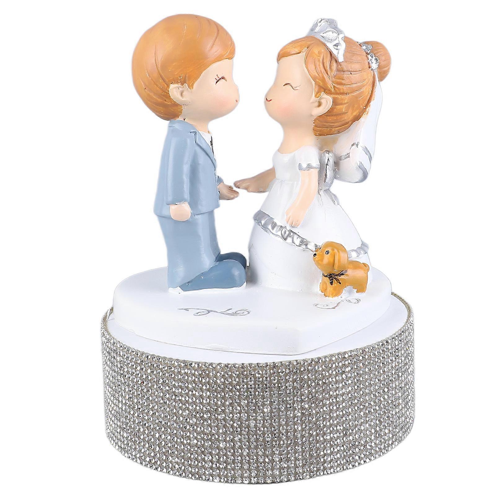 Romantic Couple Rotating Music Box Resin Exquisite Decorative Couple Doll Music Box for Wife Girlfriend Kissing
