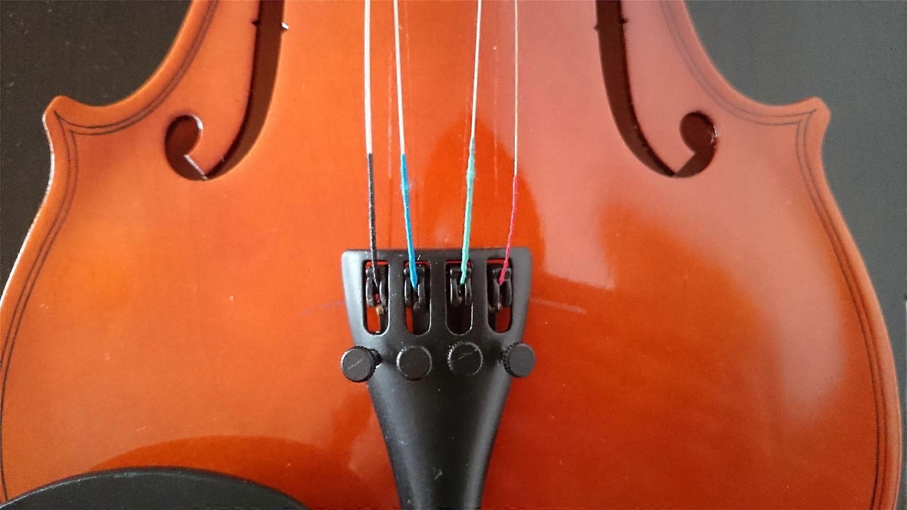 学生用アコースティックバイオリン フル 4/4 メープル スプルース ケース 弓 ロジン ブラックカラー付き