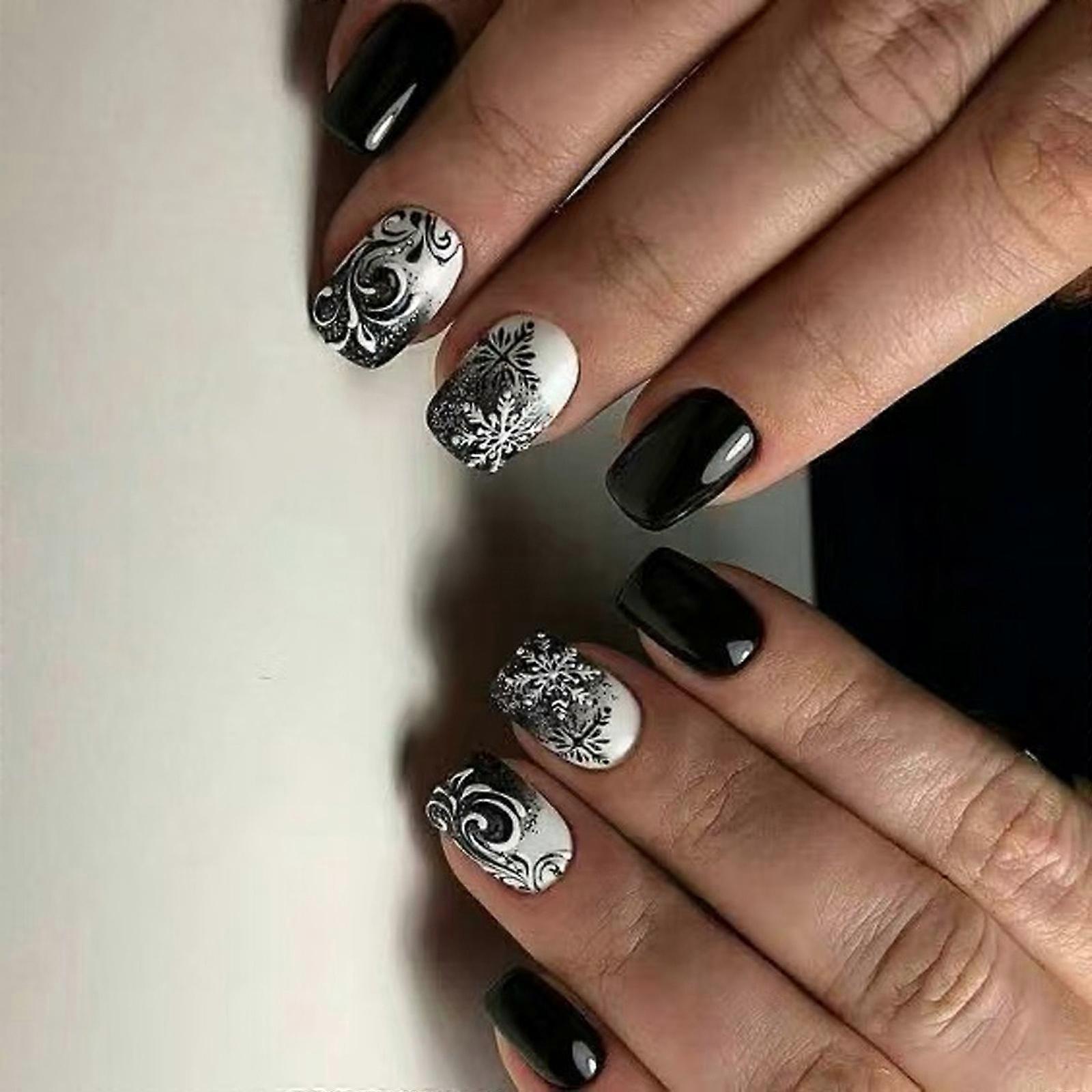 Winter Party Press On Nail Black White Snowflake Short Square False Nail With Glitters Design Party Manicure Set Multicolor