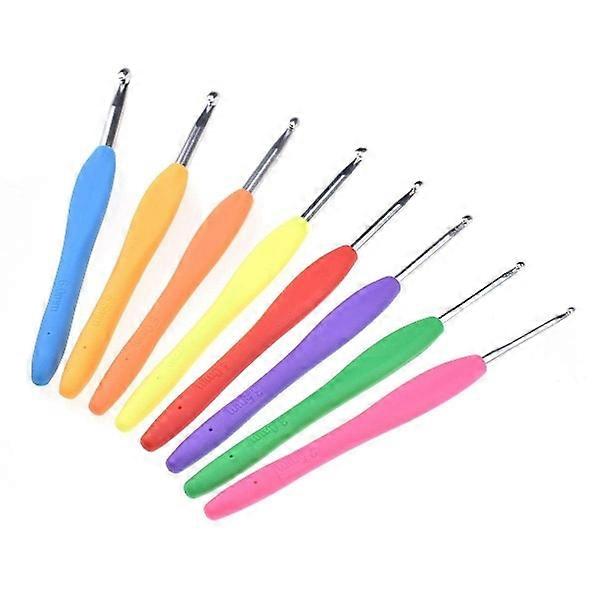 8 crochet hooks with plastic handles, multicolor