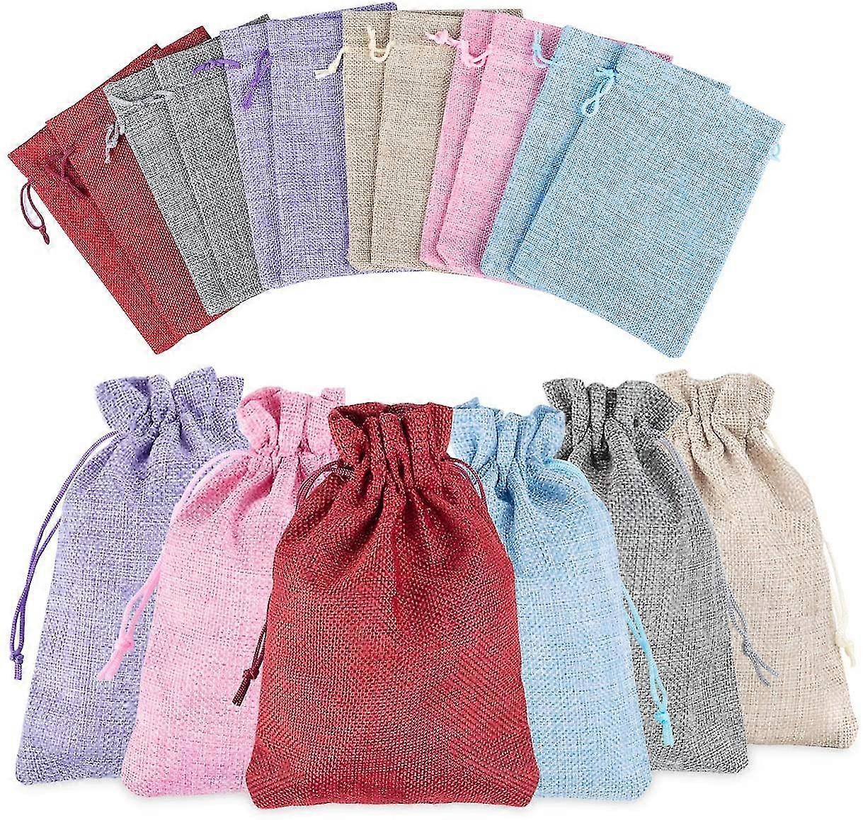 حقائب الجوت 36 قطعة حقائب طبيعية ملونة مع رباط تضييق حقيبة جوت 13 × 18 سم أكياس قماش لملء أكياس الكتان لمجيء التقويم مجوهرات صالح