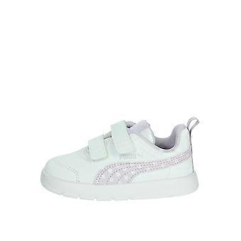 Niedrige Sneaker in Weiß/Glyzinien 398759