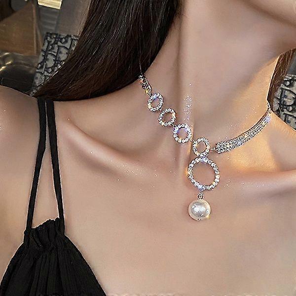 Gorgeous Round Pendant Necklace