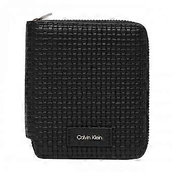 Calvin Klein portemonnee van gevlochten leer