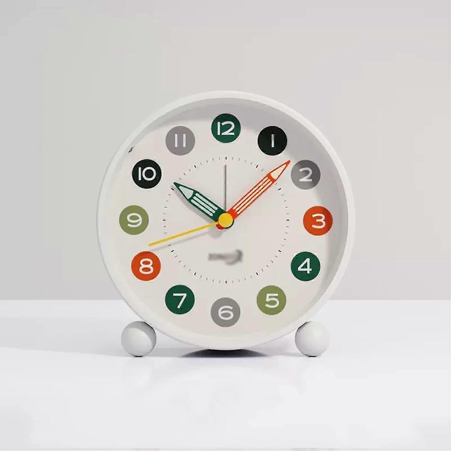 Réveil numérique de chevet silencieux, rond de 4 pouces, sans tic-tac, à piles avec fonction d’éclairage