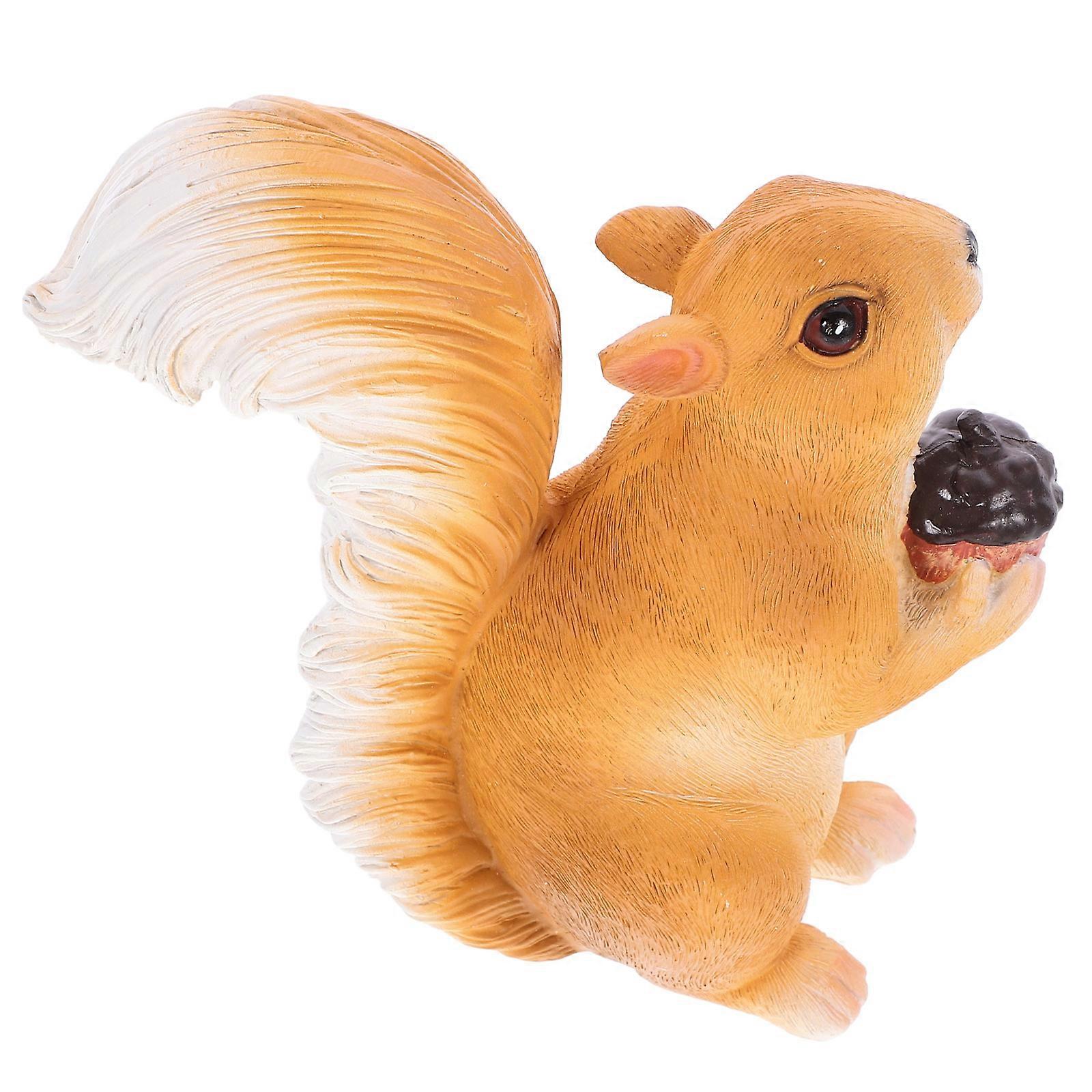 Realistic Resin Squirrel Figurine, Decorative Animal Model for Home and Garden, Cute Acorn Holding Design for Indoor and Outdoor Decor