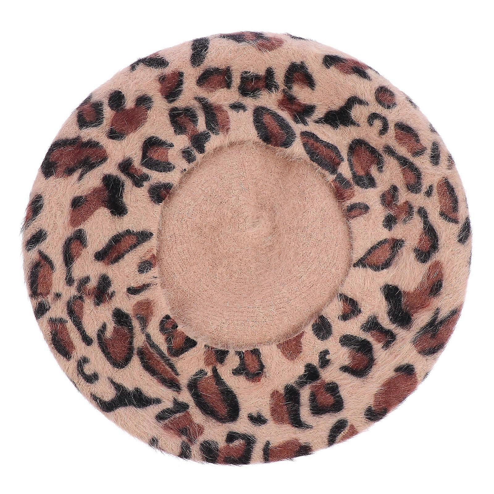 Soft Beret with Animal Print, Designed for Warmth and Fashion During Cooler Months