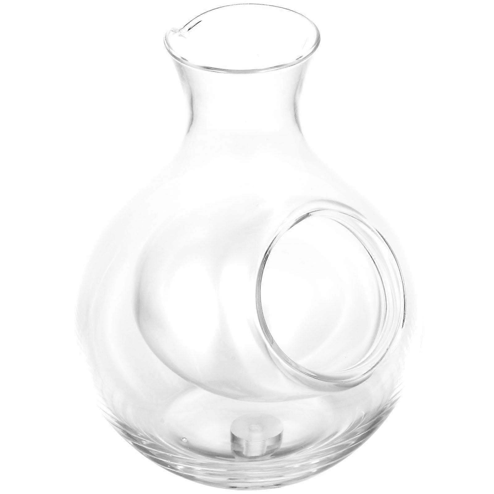 Wine Decanter with Integrated Aerator, Modern Design, Elevates Wine Tasting