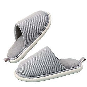 Pantoufles en peluche grise en coton, unisexes, pour l'intérieur, pointure US 8. Tige douce et semelle antidérapante confortable.