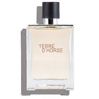 Eau de Toilette für Herren, holzig, langanhaltend, mit einer intensiven Duftkomposition aus Vetiver, Eichenmoos und Zedernholz. Ideal für Outdoor-Aktivitäten. 100 ml