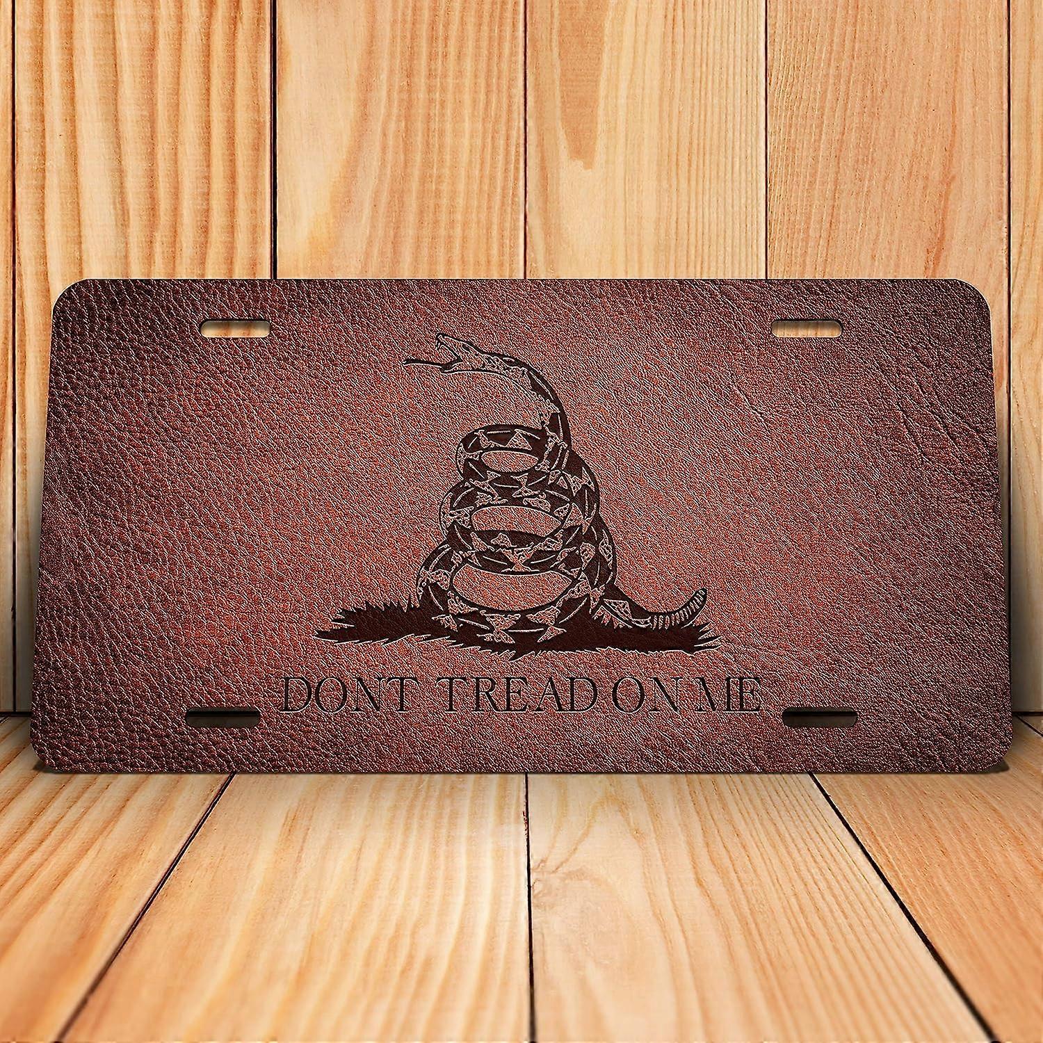 Placa de Licença de Couro da Marca Gadsden Flag Don't Tread On Me Vaity Metal | Metal impresso UV | 6 polegadas por 12 polegadas | Carro Caminhão RV Traile