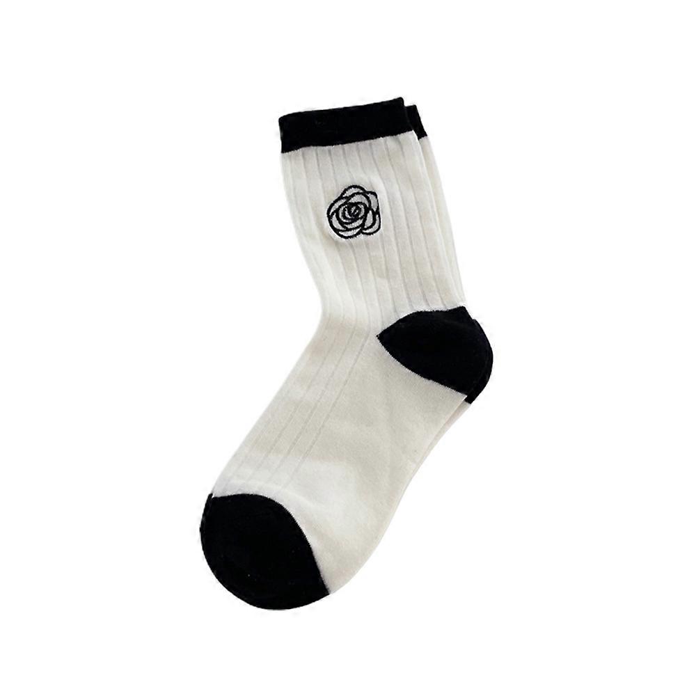 Floral embroidered toe joint soft round socks
