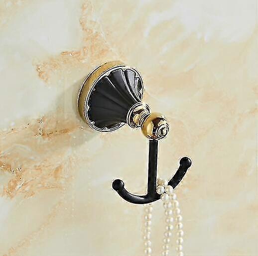 طقم حمام من الذهب الأسود مع أرفف وحامل صابون وخطاف منشفة