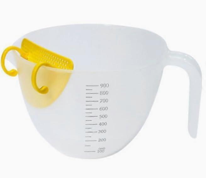 Large 900ml Measuring Cup with Builtin Strainer for Baking and Cooking