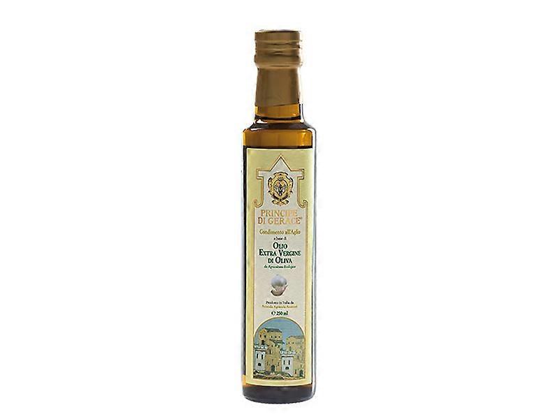 Organic condiment based on extra virgin olive oil flavored with garlic