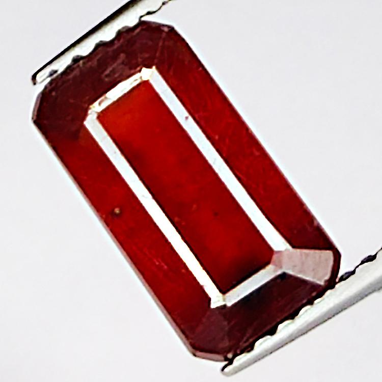 3.25克拉祖母绿红宝石 10.2x5.6毫米 awo44