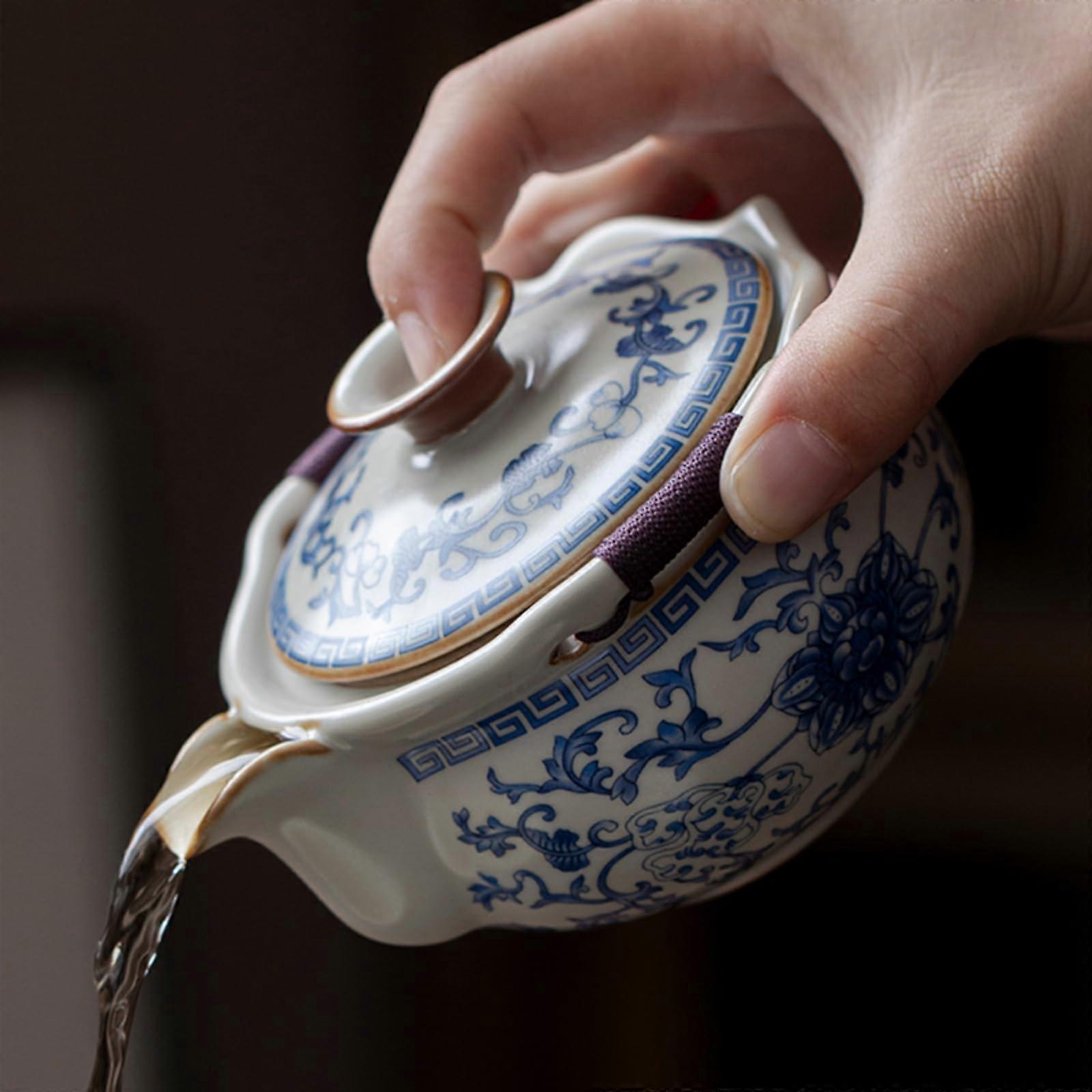 Blue and White Porcelain Kung Fu Tea Pot 220ml Handheld Ceramic Teapot with Heat Retention