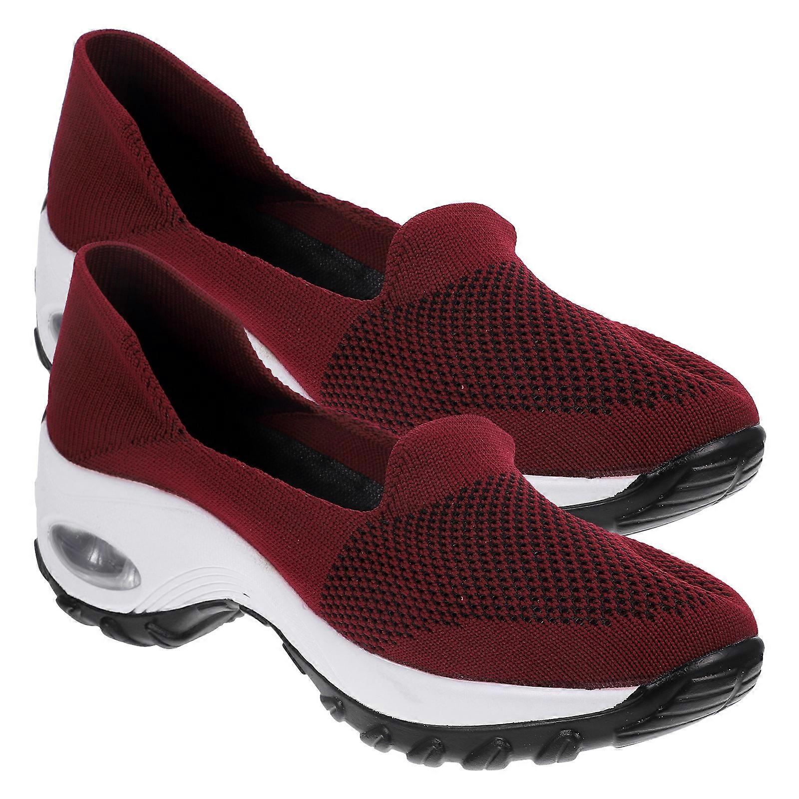 Comfort-focused Beach Shoes for Women, Featuring a Modern Look and Reliable Craftsmanship