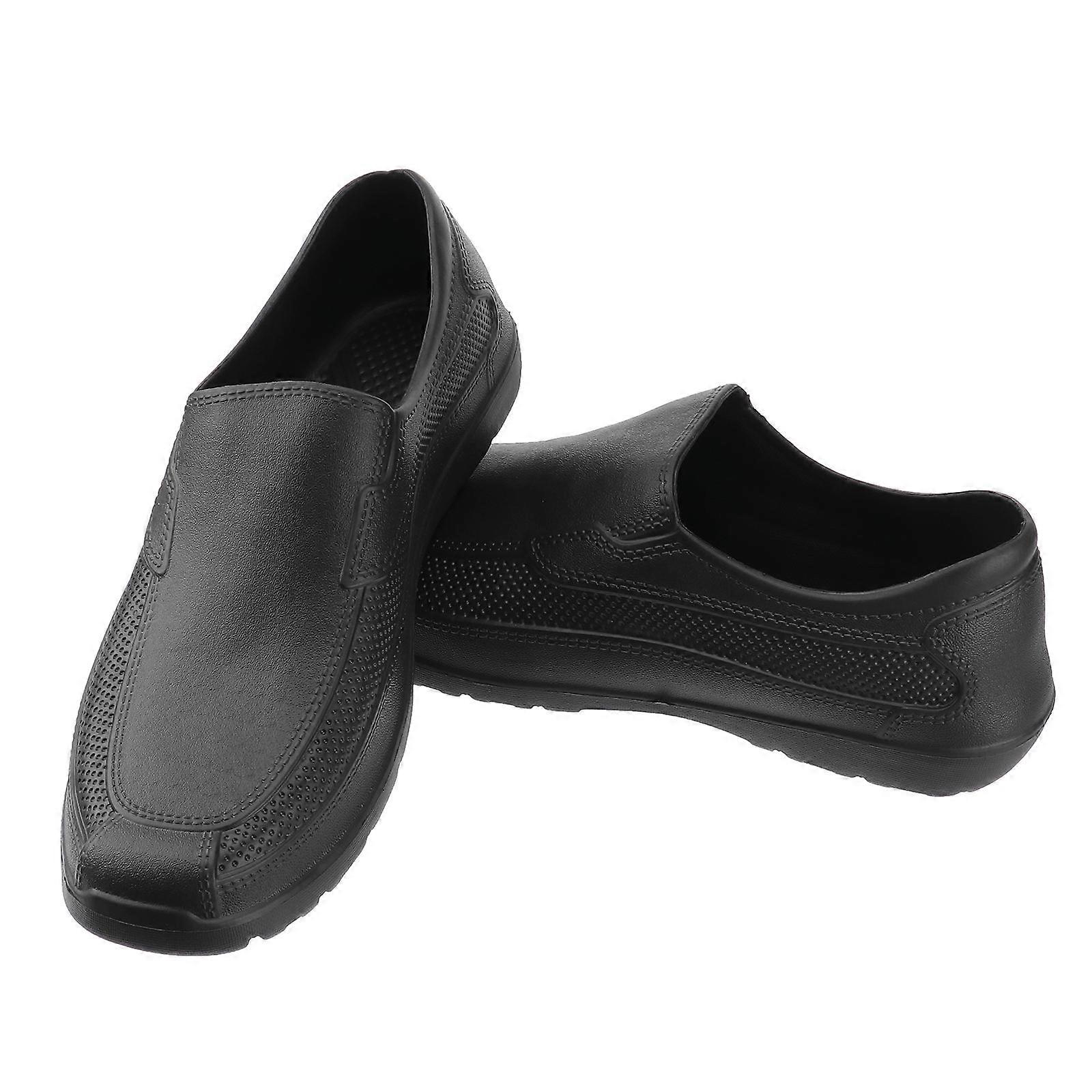 Lightweight Chef Shoes with Enhanced Grip and Easy Maintenance