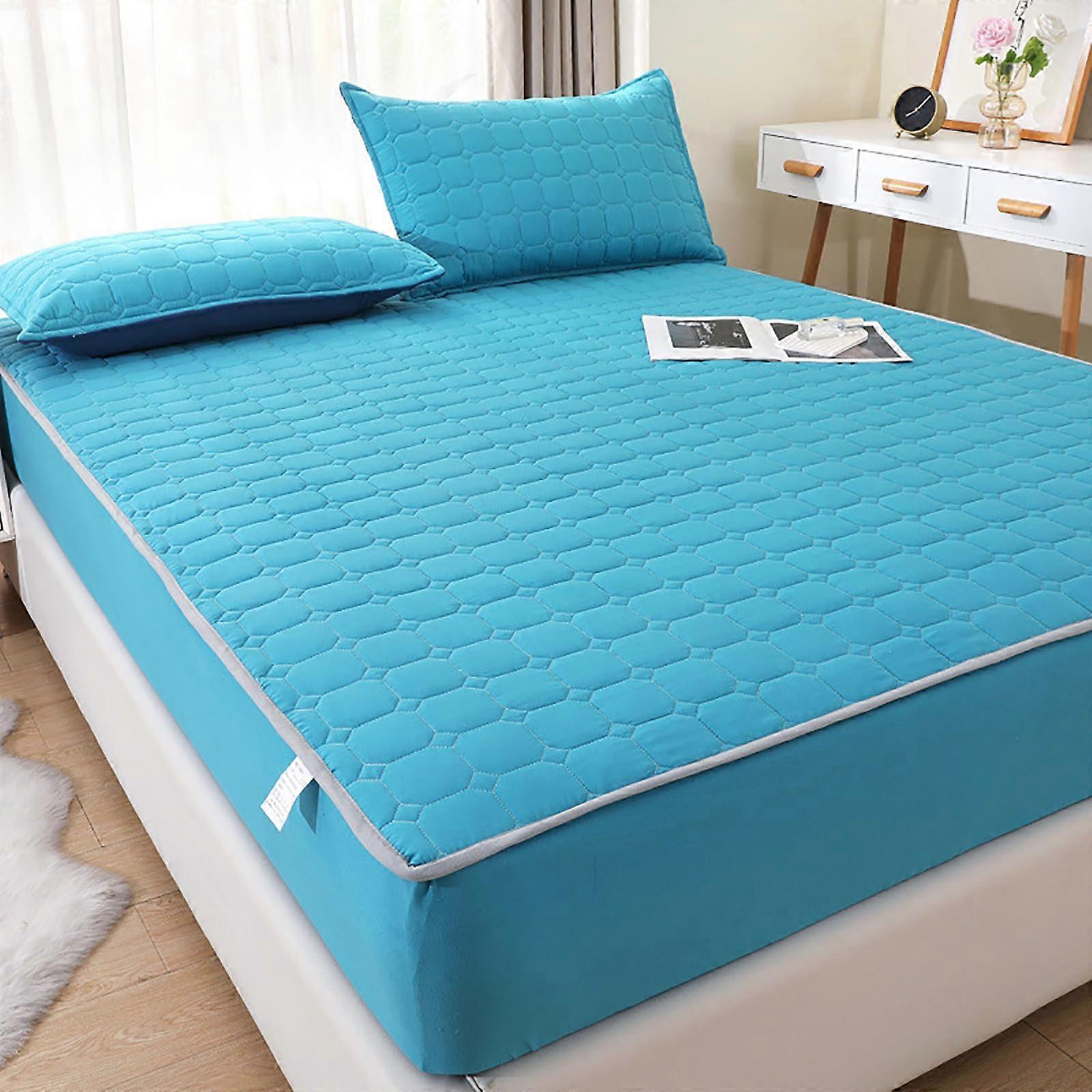 Fitted sheet with deep pockets, soft printed, quilted protector (Blue Queen)