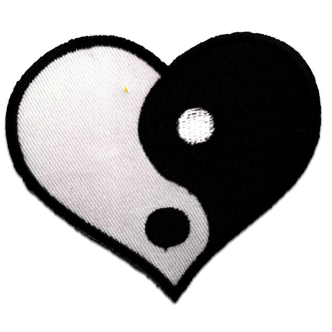 Patch / Iron-on Patch - Yin Yang Symbol Heart - Black/White - 8.7 x 7.5 cm Patch