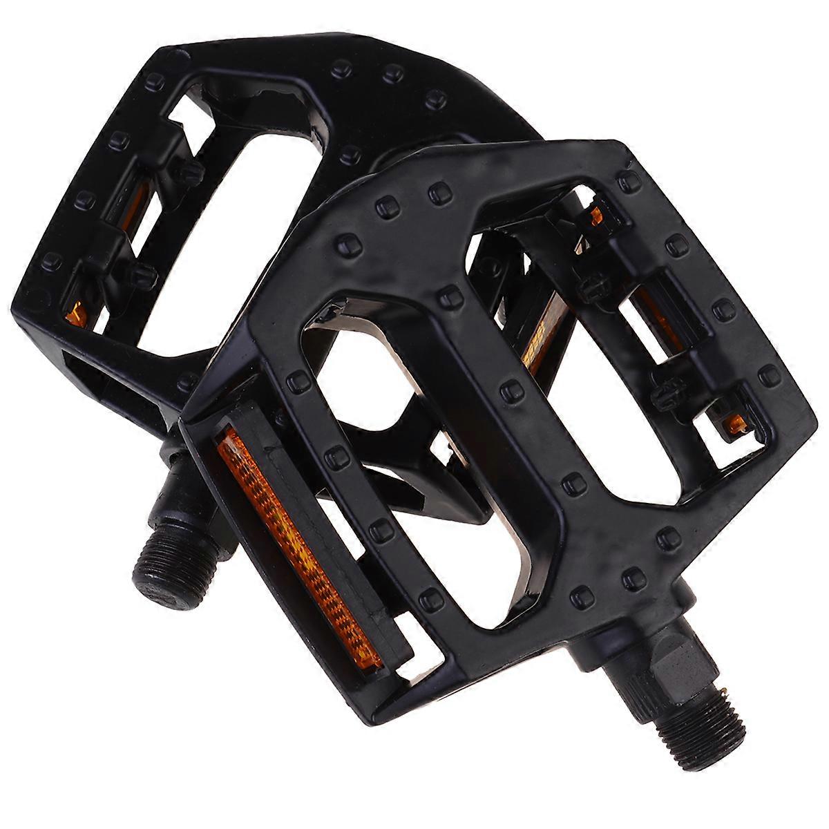 It looks like you're listing a product title or description for **bicycle pedals**, possibly for an online like , , or a bike parts store. To make