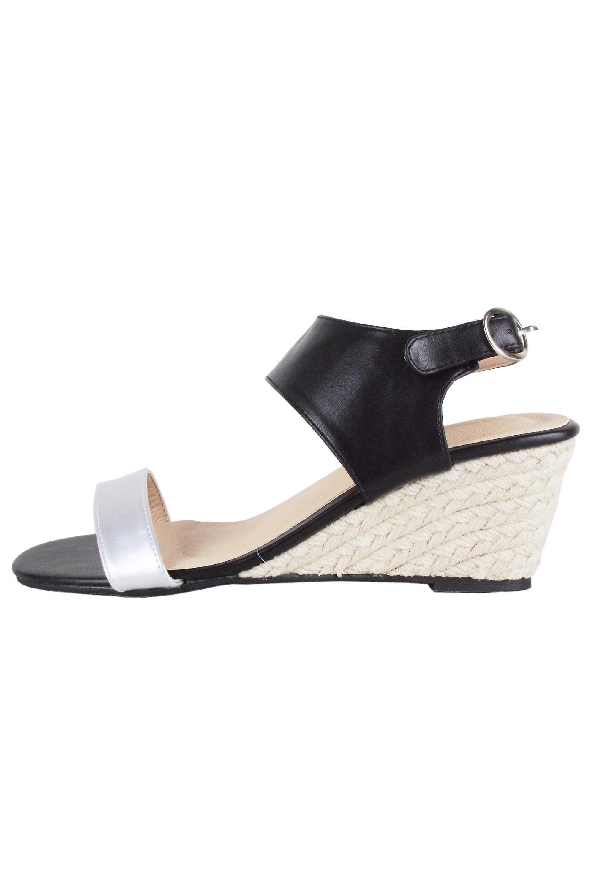 Lovemystyle Black And Silver Woven Platform Wedges