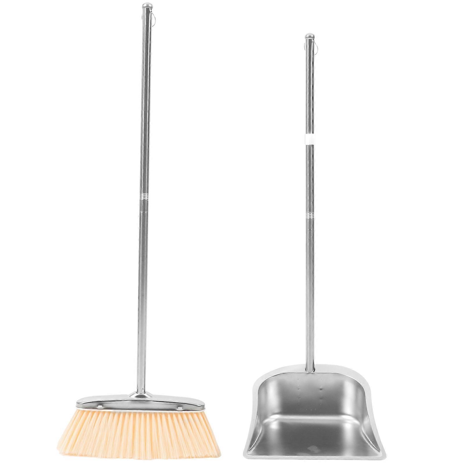 Essential Cleaning : Sturdy Broom and Dustpan for Everyday Use