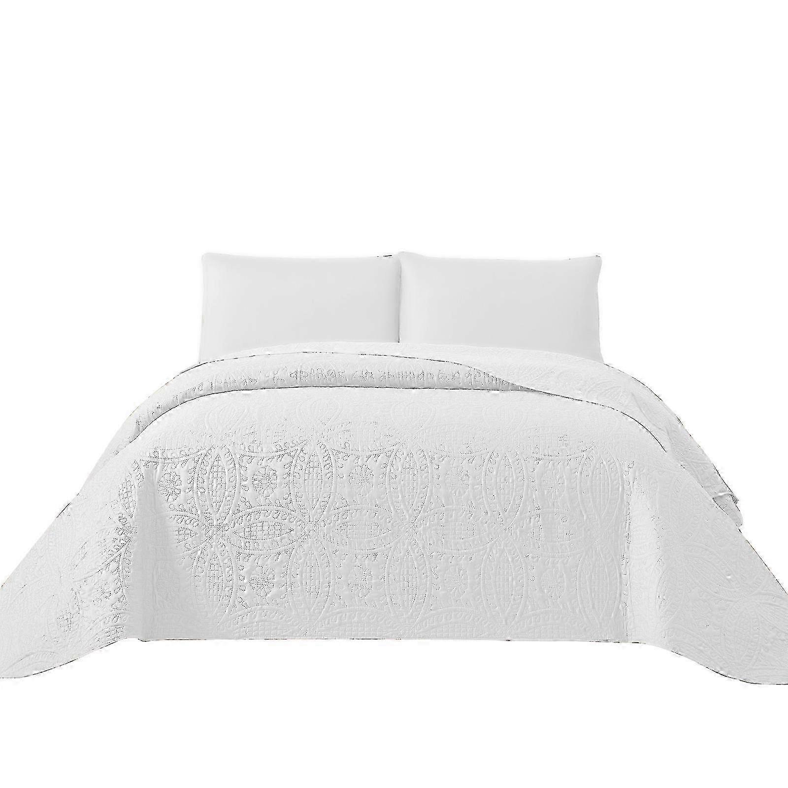 Light Gray Double Ring Pattern Bedspread