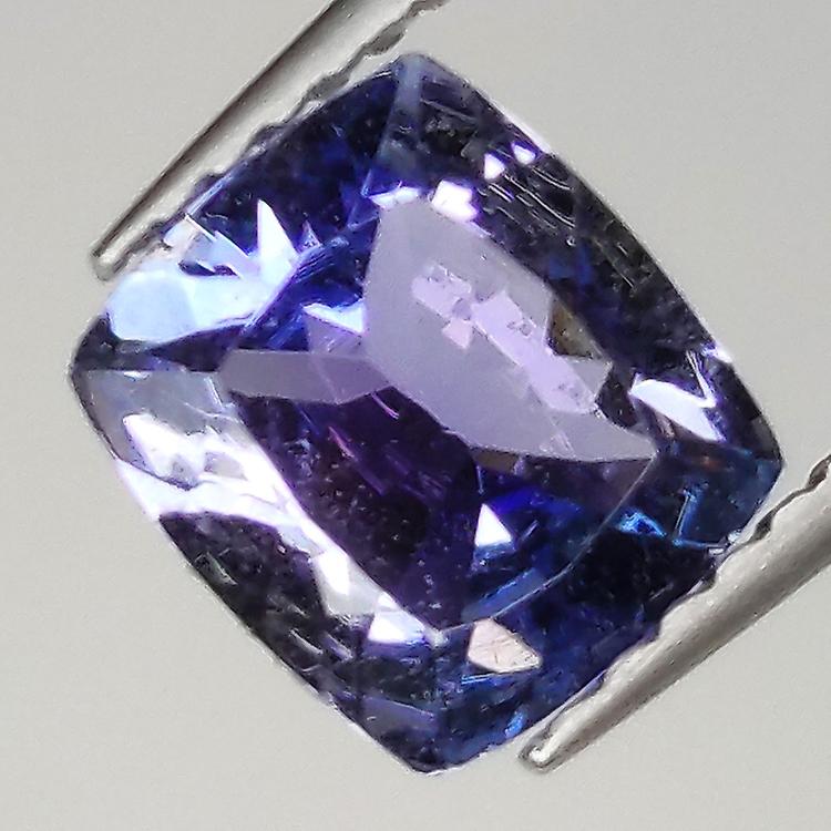1.24ct Tanzanite Cushion Cut 6.9x6.1mm awo08