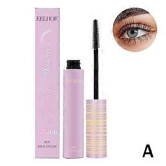 Mascara allungante waterproof per ciglia folte e incurvate, a lunga tenuta, senza sbavature e grumi, facile da rimuovere.
