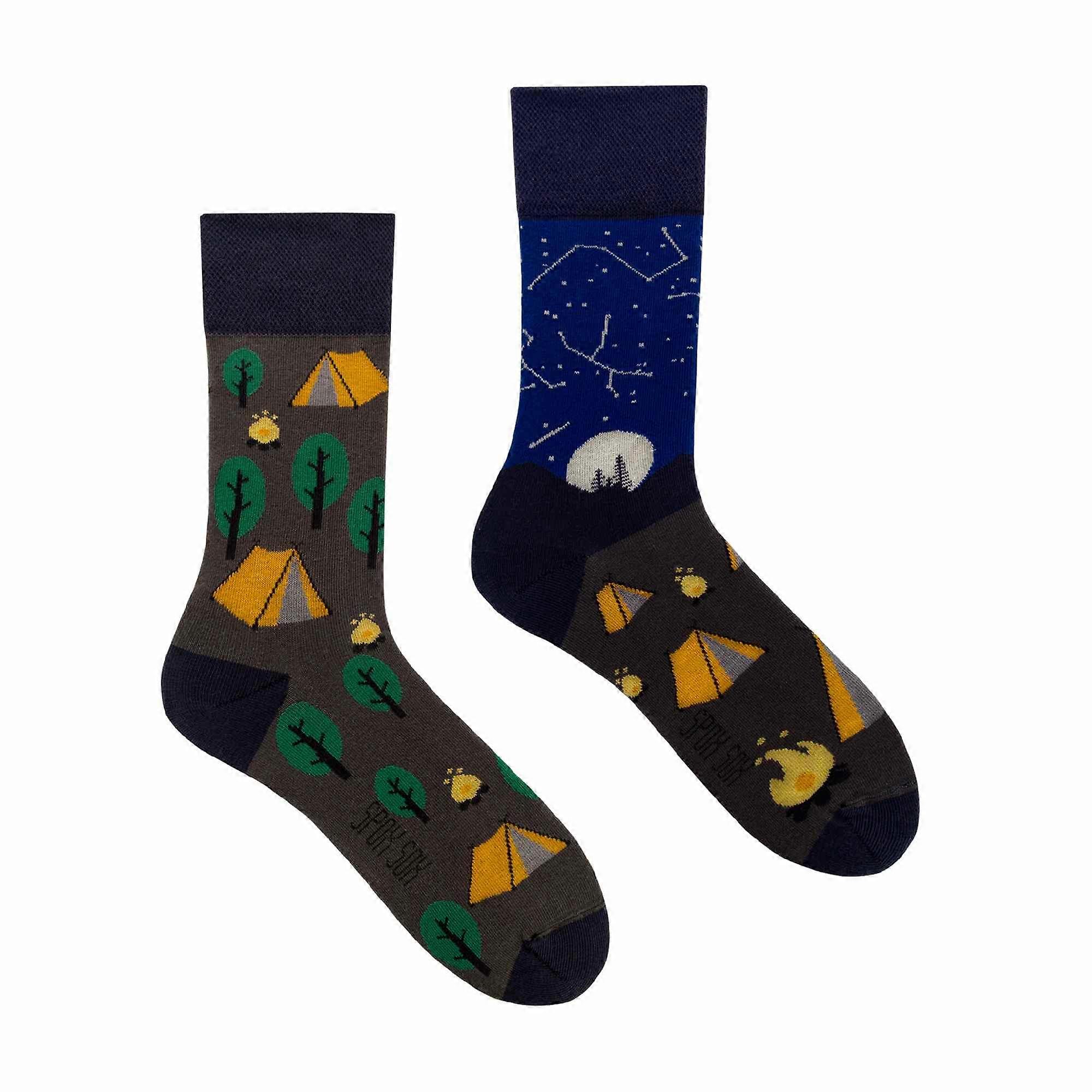 SPOX SOX - Unisex Novelty Odd Socks - Camping