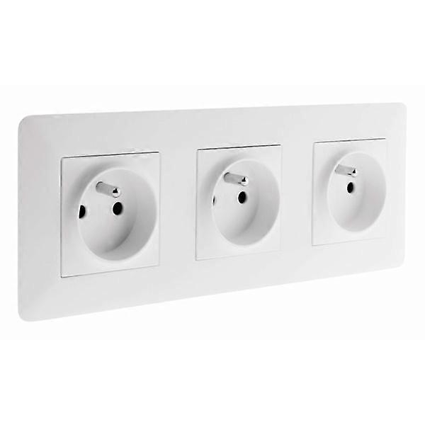 White 16A triple socket outlet.