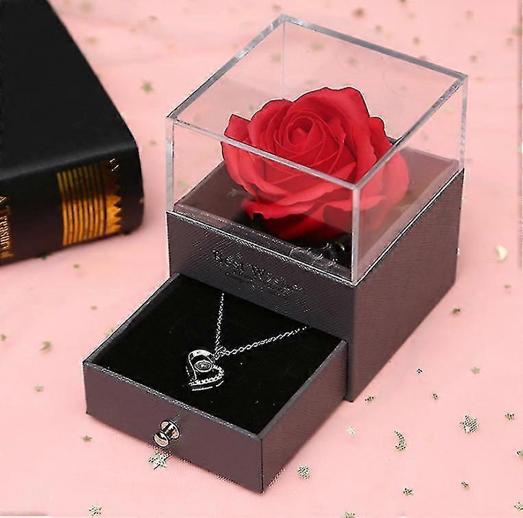 Presente de presente do colar rosa real preservado