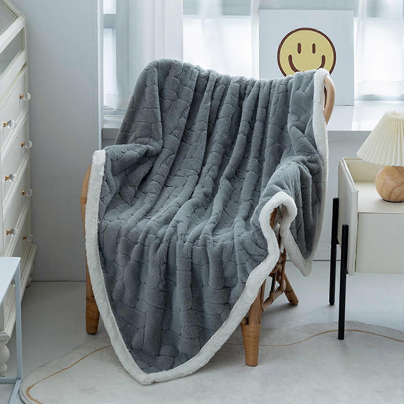 Fluffy White Blanket Ultra Soft Sherpa Fleece Queen Size Throw for Bed, Couch, Office Use or Camping Trips, Gift for Adults, R, 130 x 160 cm