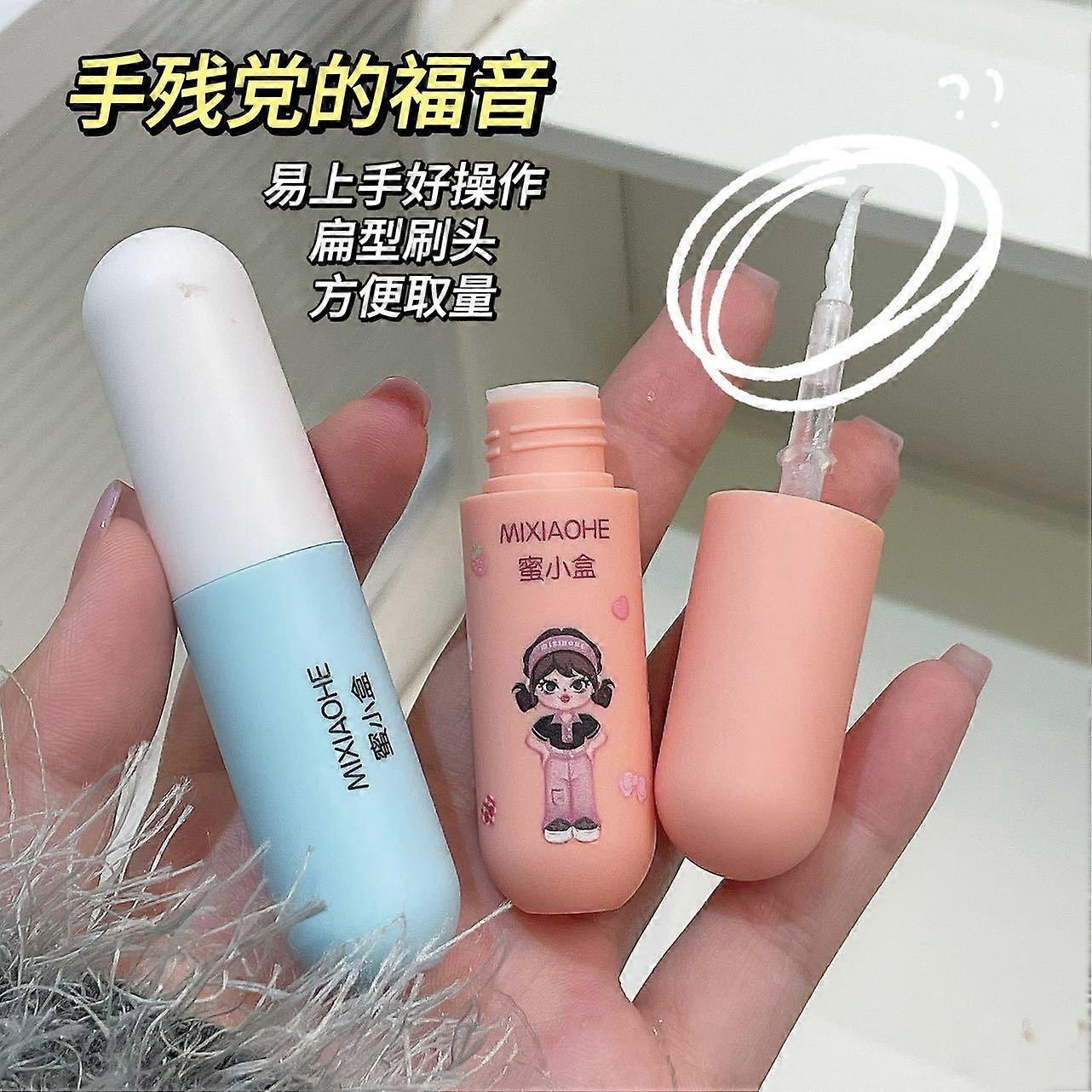 Gentle, non-irritating, invisible eyelash extension glue; waterproof, quick-drying, long-lasting setting glue.