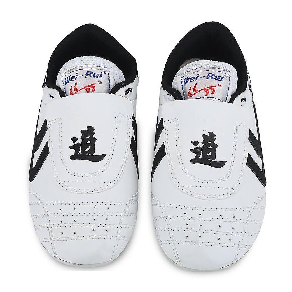 Lightweight shoes for children and teenagers, ideal for taekwondo, boxing, kung fu, tai chi