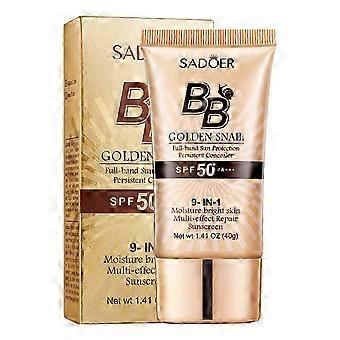 Fond de teint anti-âge à l'or 24 carats SPF50, teint parfait, couvrance totale et éclat naturel, indispensable pour des vacances à la plage.